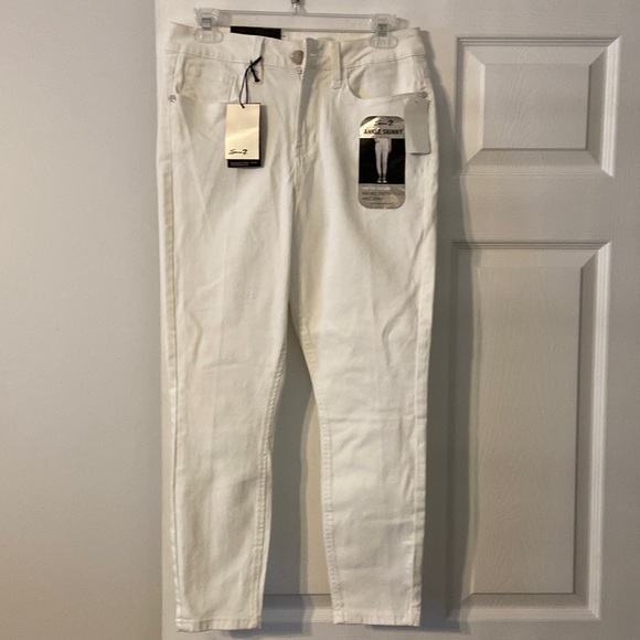Seven7 Pants - Seven7  High Rise Strech Ankle Skinny Women White Jeans Pants size 6 brand new